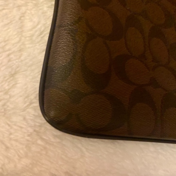 Coach Signature Crossbody - Picture 4 of 8